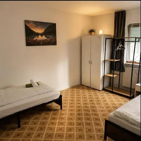 3-zimmer-haus Mit Garten, Terrasse & Parkplatz Appartement Rastatt